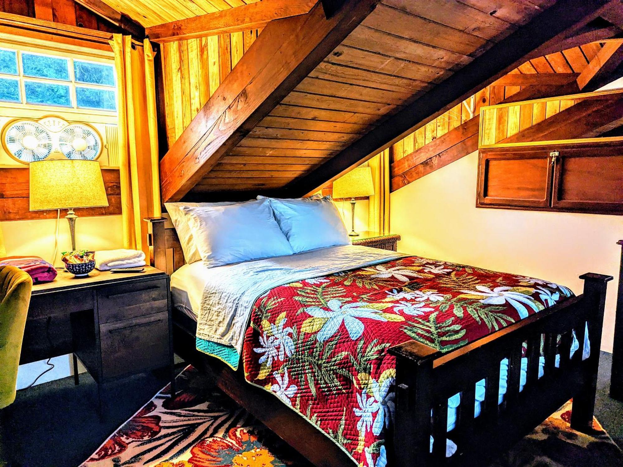PahoaKehena Mauka Nui Club Lgbtqia+ Clothing Optional住宿加早餐旅馆 外观 照片